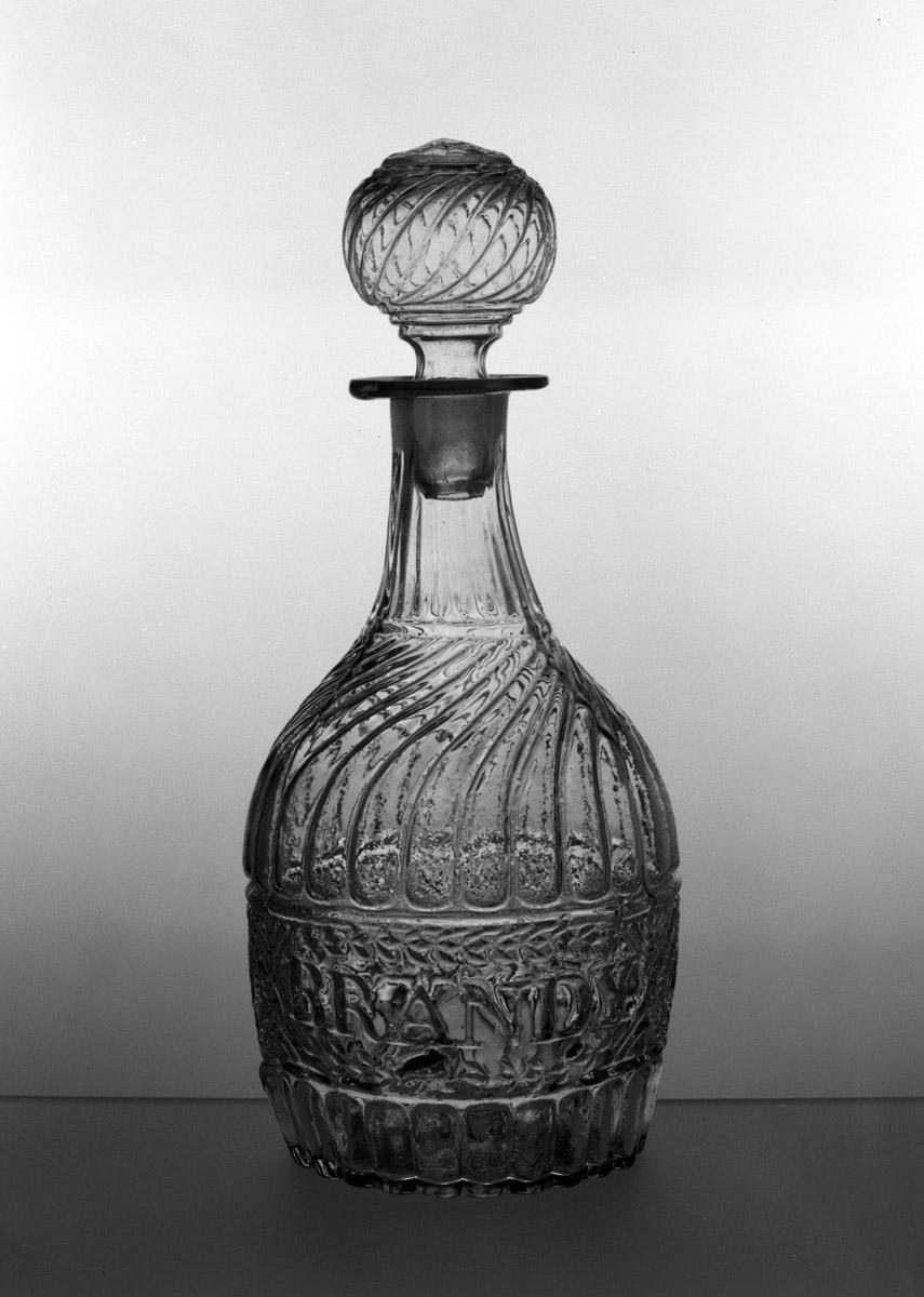 1959.3305 A, B Lead glass decanter