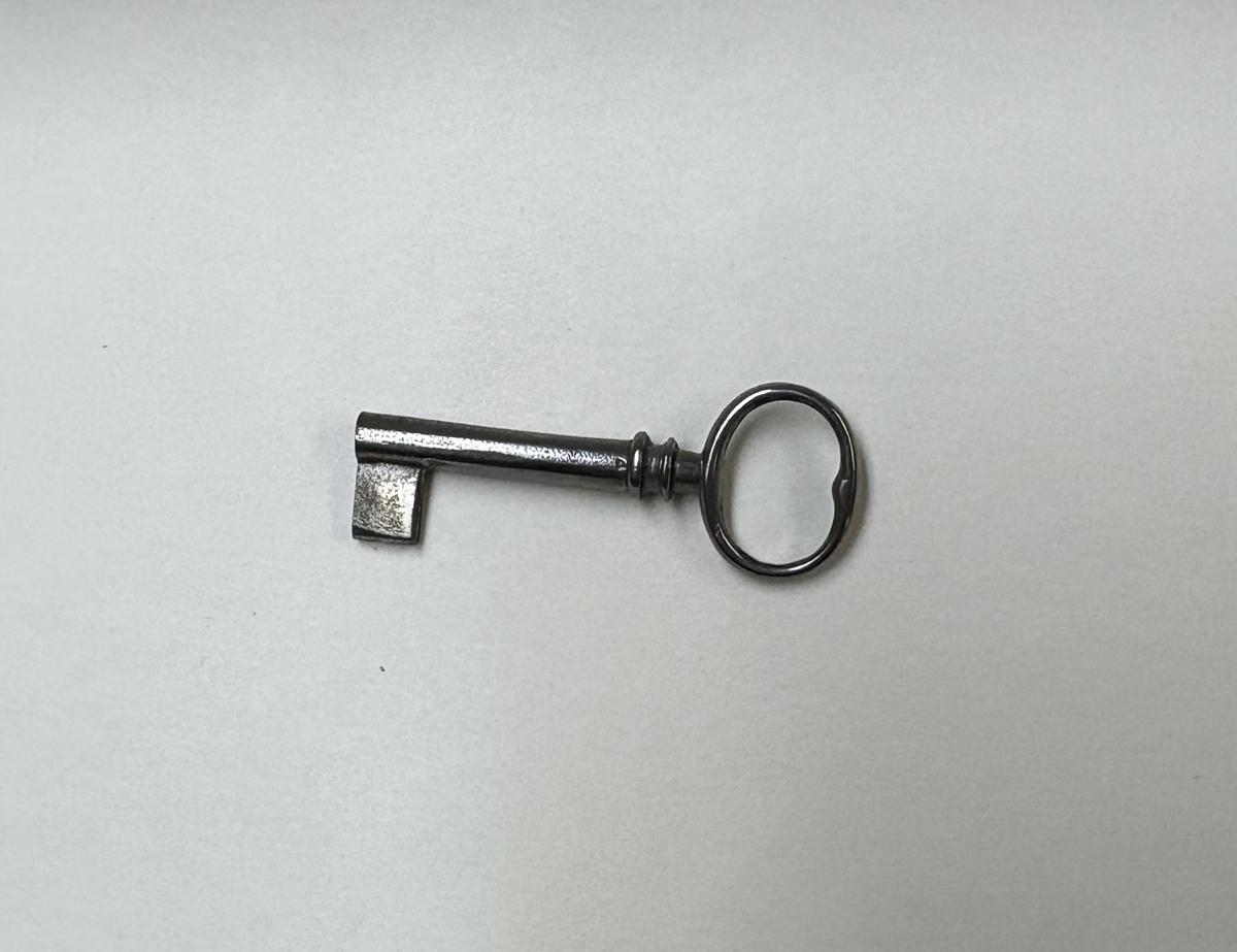 2025.0031 E Key, overall, R-DIOC