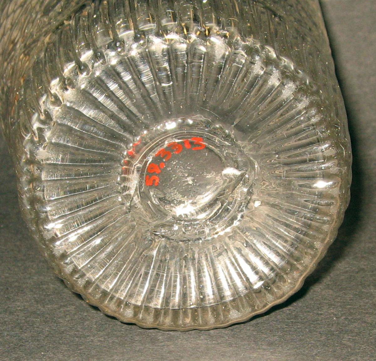 1959.3313 Glass tumbler (underside)