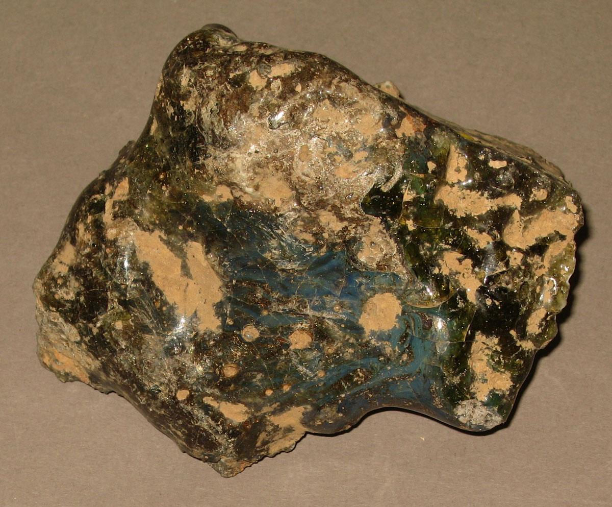 1954.0041.027 Frit and cullet fragment