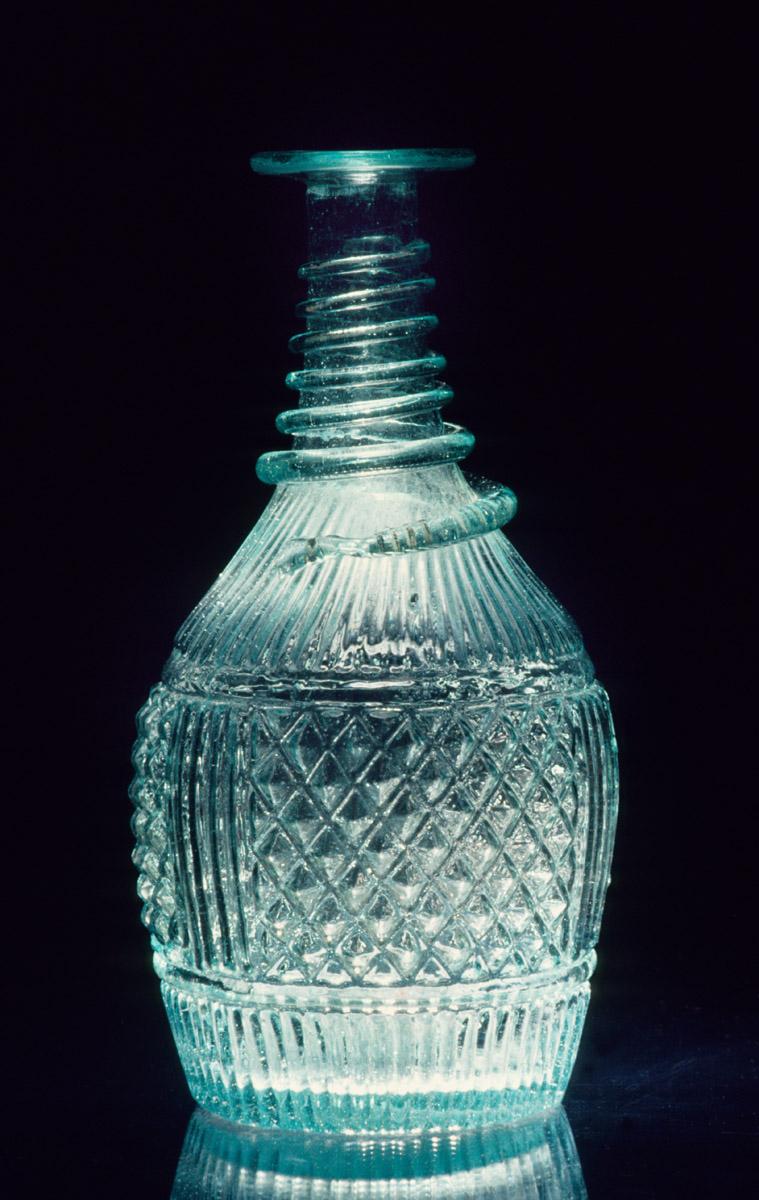 1959.3320 Decanter, view 2