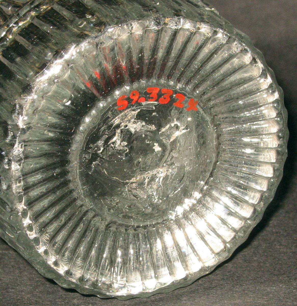 1959.3324 Glass tumbler (underside)