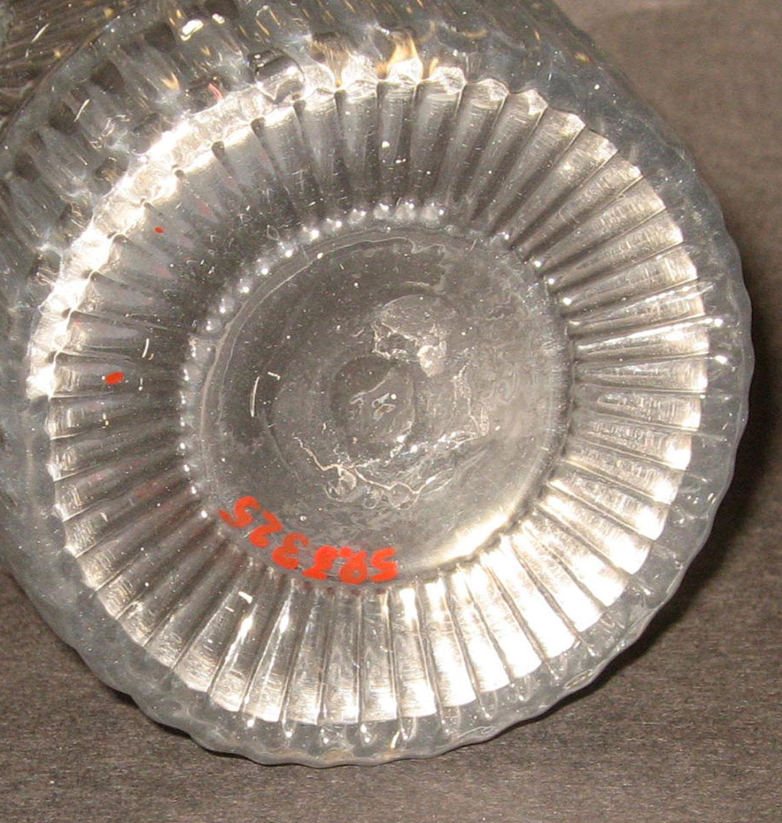 1959.3325 Glass tumbler (underside)