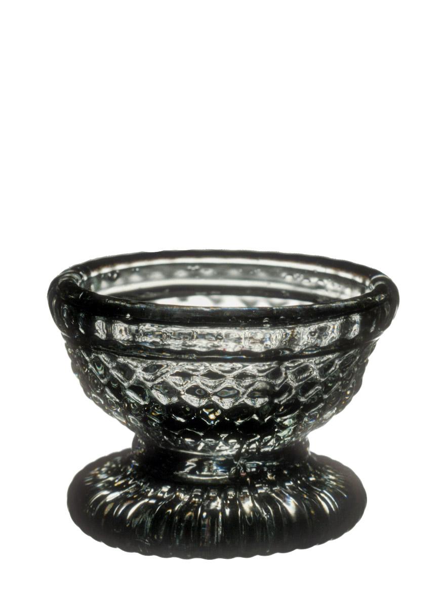 1959.3331 Lead glass salt