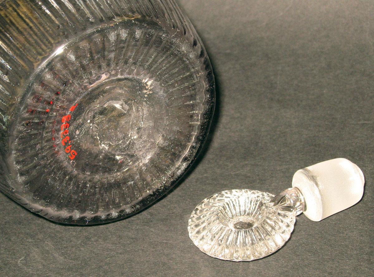 1959.3333 A, B Glass decanter and stopper (detail)