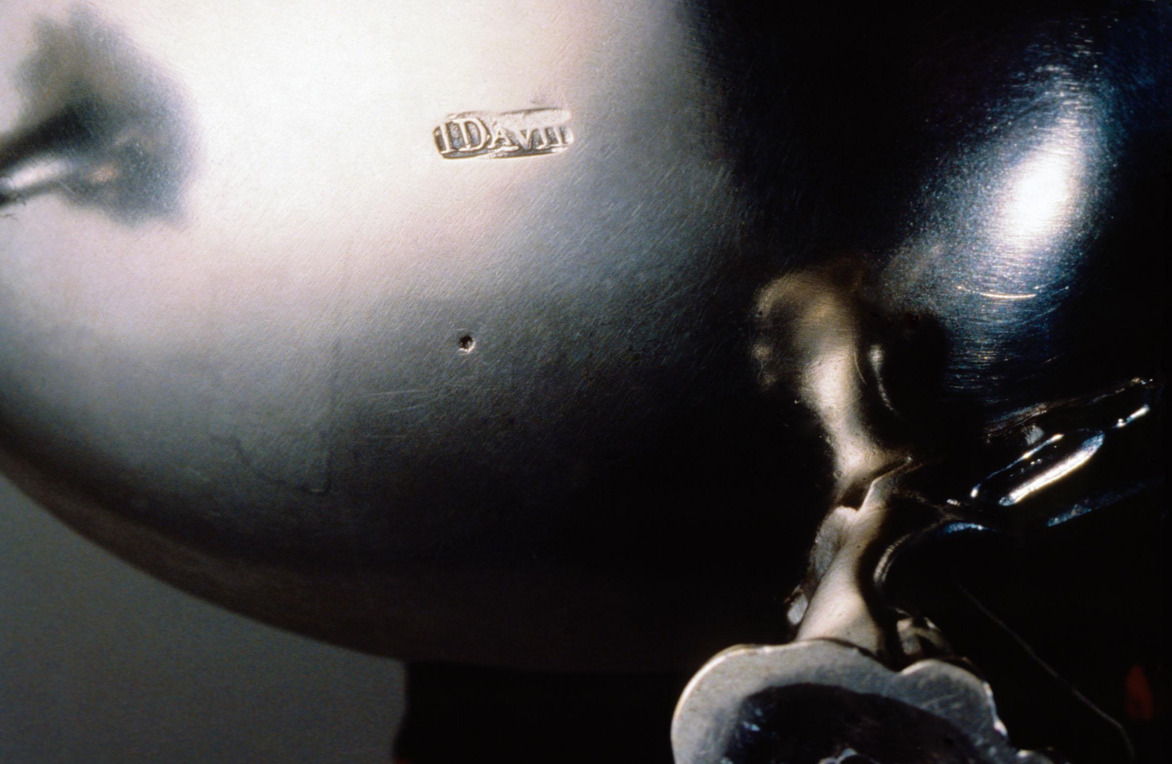 1959.3351 Sauceboat, detail 1