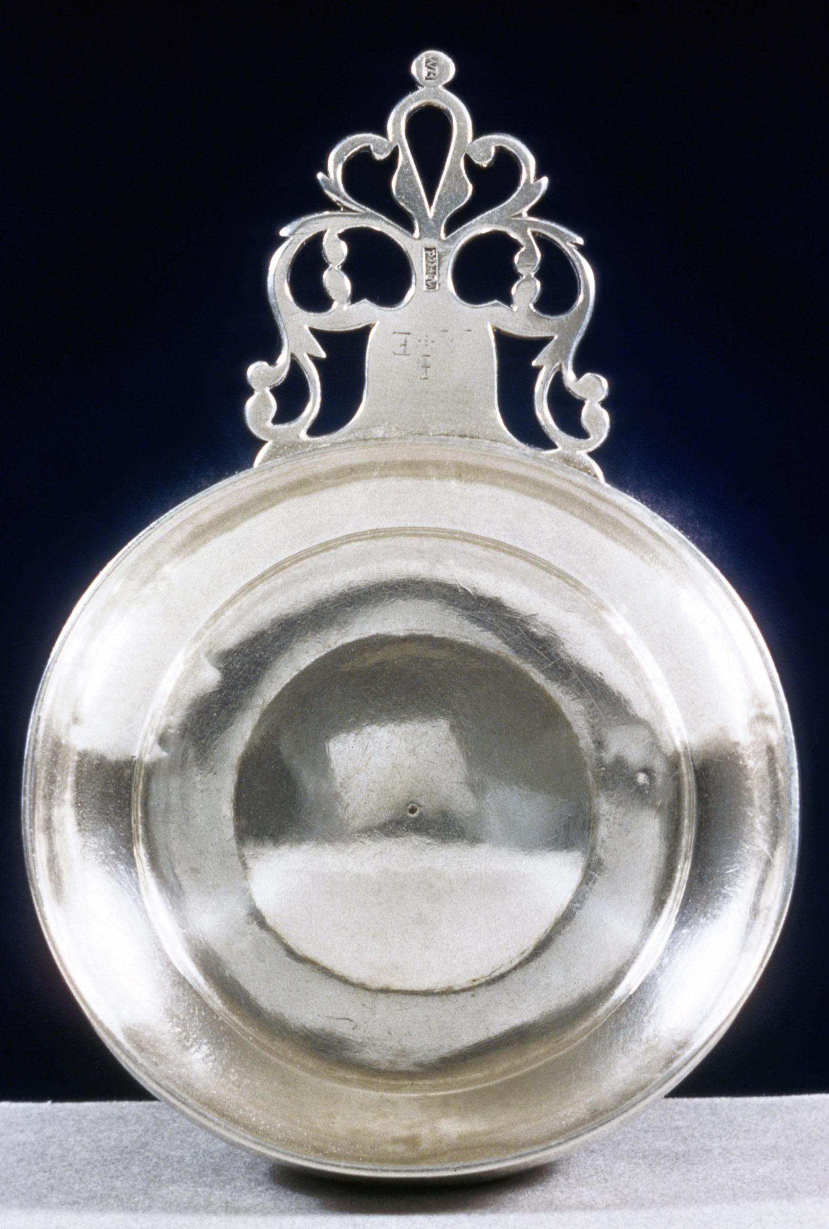 1959.3355 Porringer, view 2