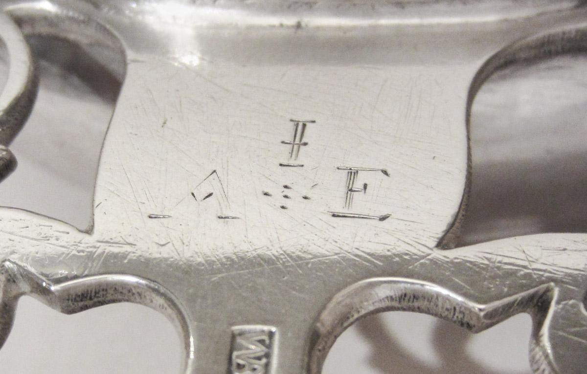 1959.3355 Porringer, engraving
