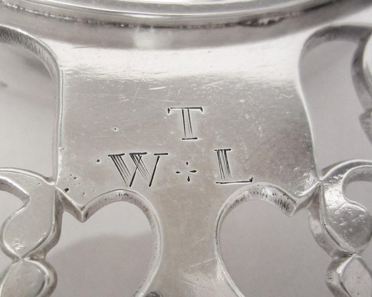 1959.3359 Porringer, engraving
