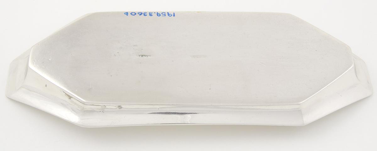 1959.3360 B Snuffer tray, underside