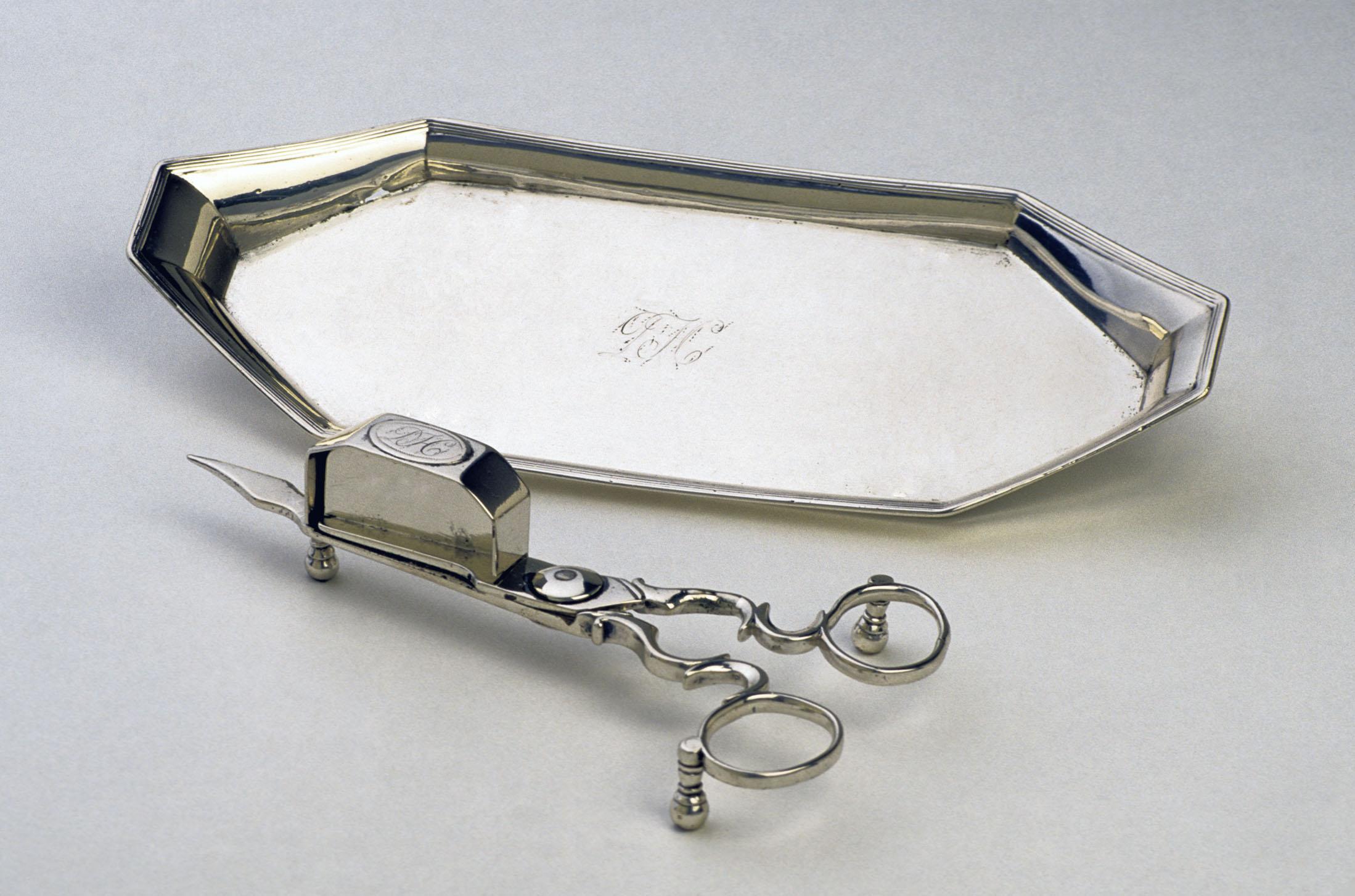 1959.3360 A, B Snuffer, Snuffer tray