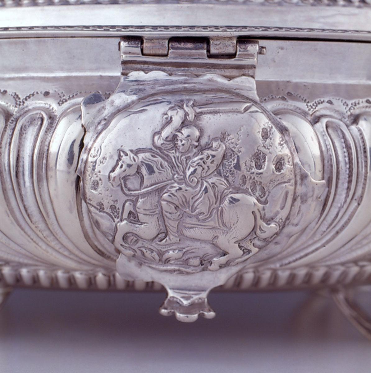 1959.3363 Sugar box detail