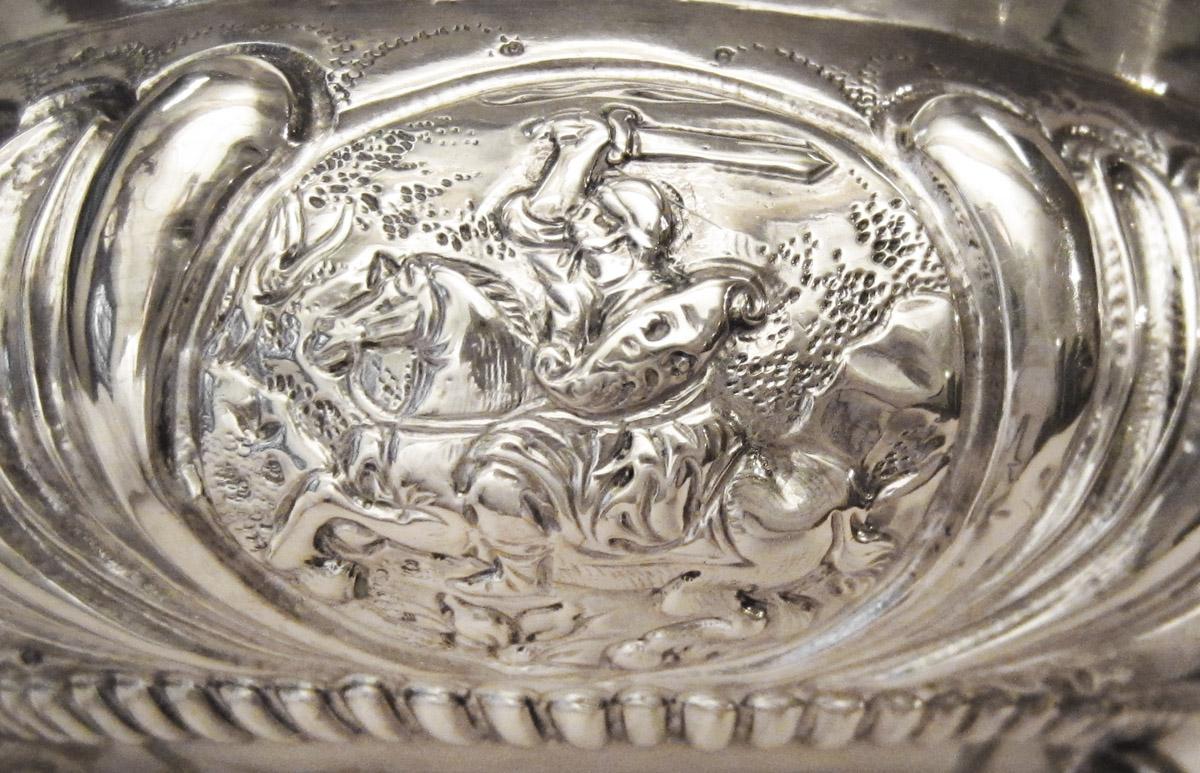 1959.3363 Sugar box, detail 5