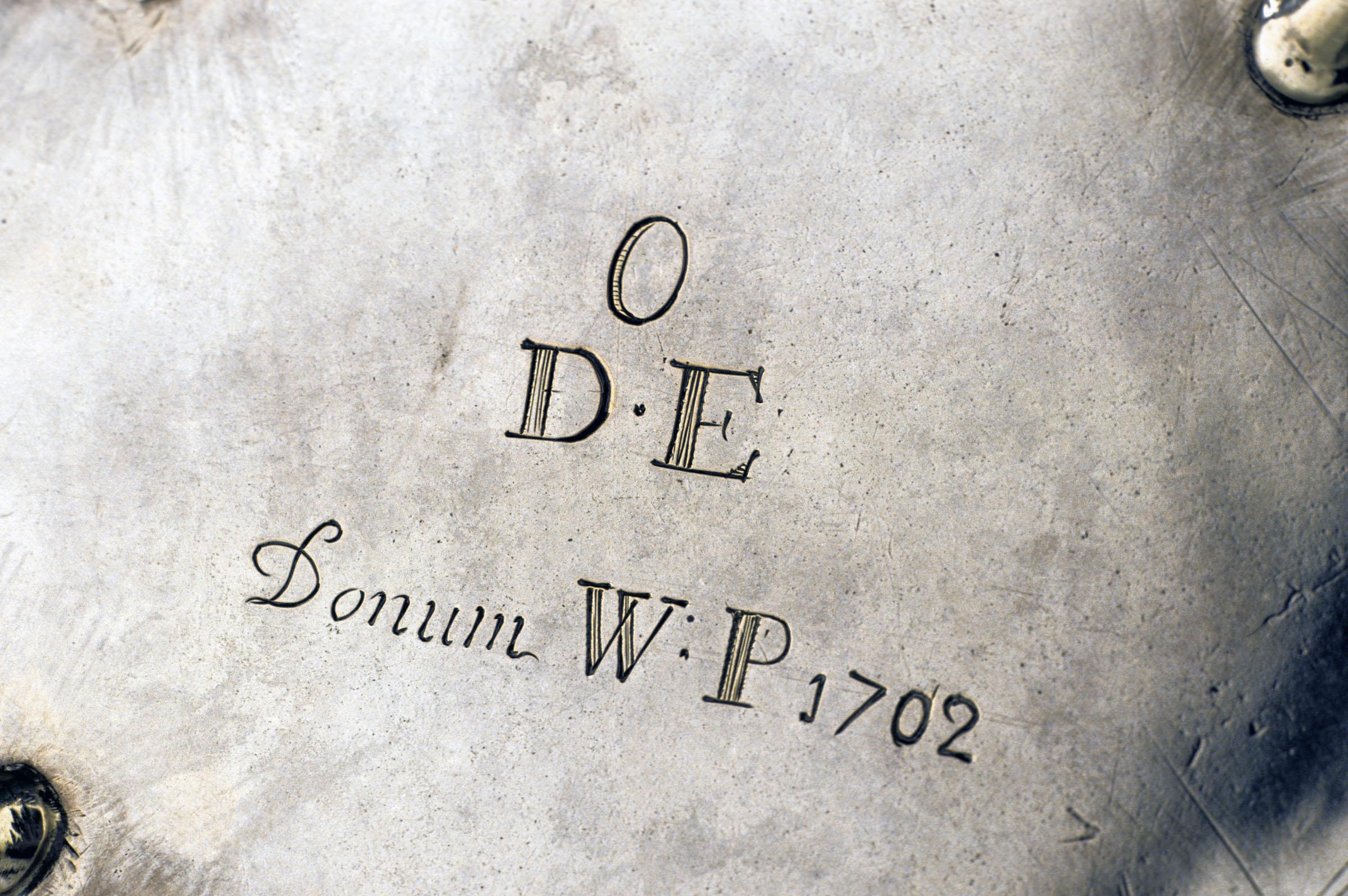 1959.3363 Sugar box, detail 2