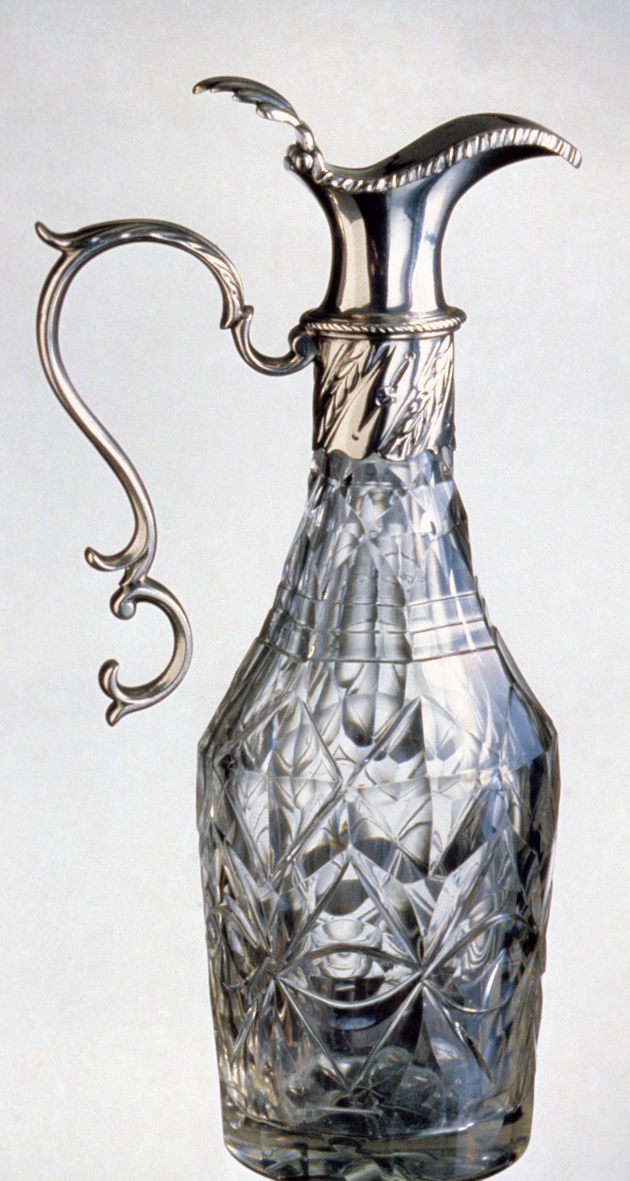 1959.3371 A, B Cruet Bottle