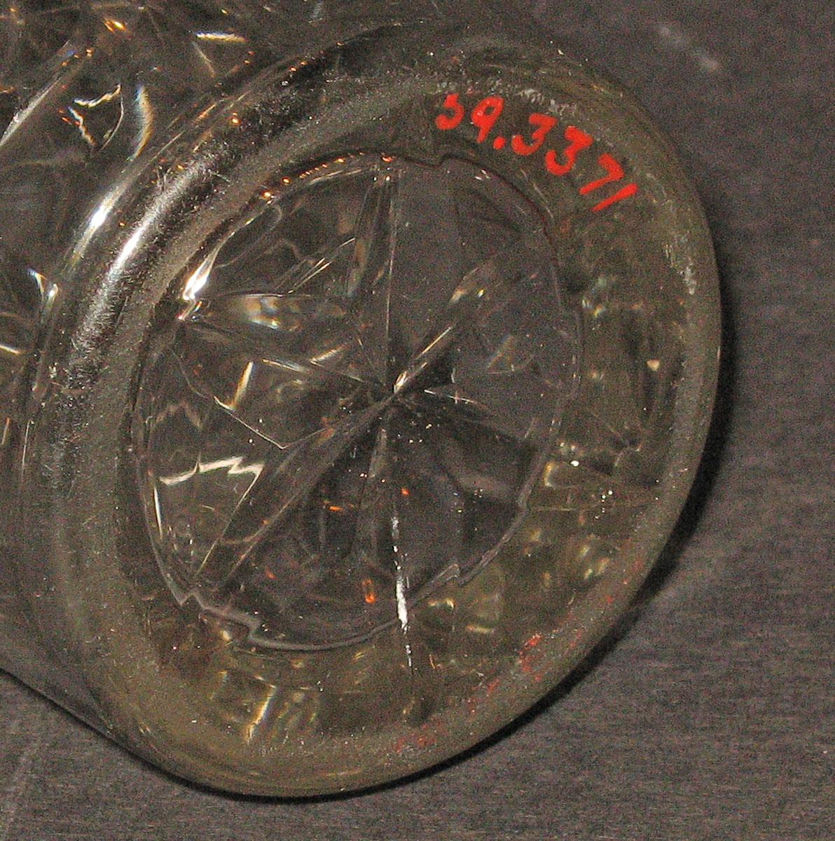 1959.3371 A Glass cruet bottle (underside)
