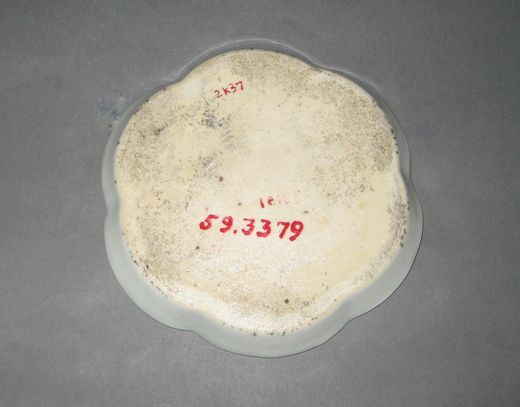 1959.3379 Porcelain Teapot Stand underside