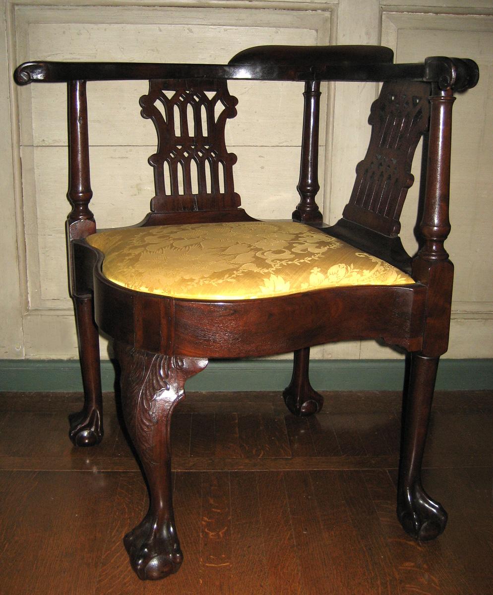 1959.3384 chair with 1984.0653.005 Slip seat view 1