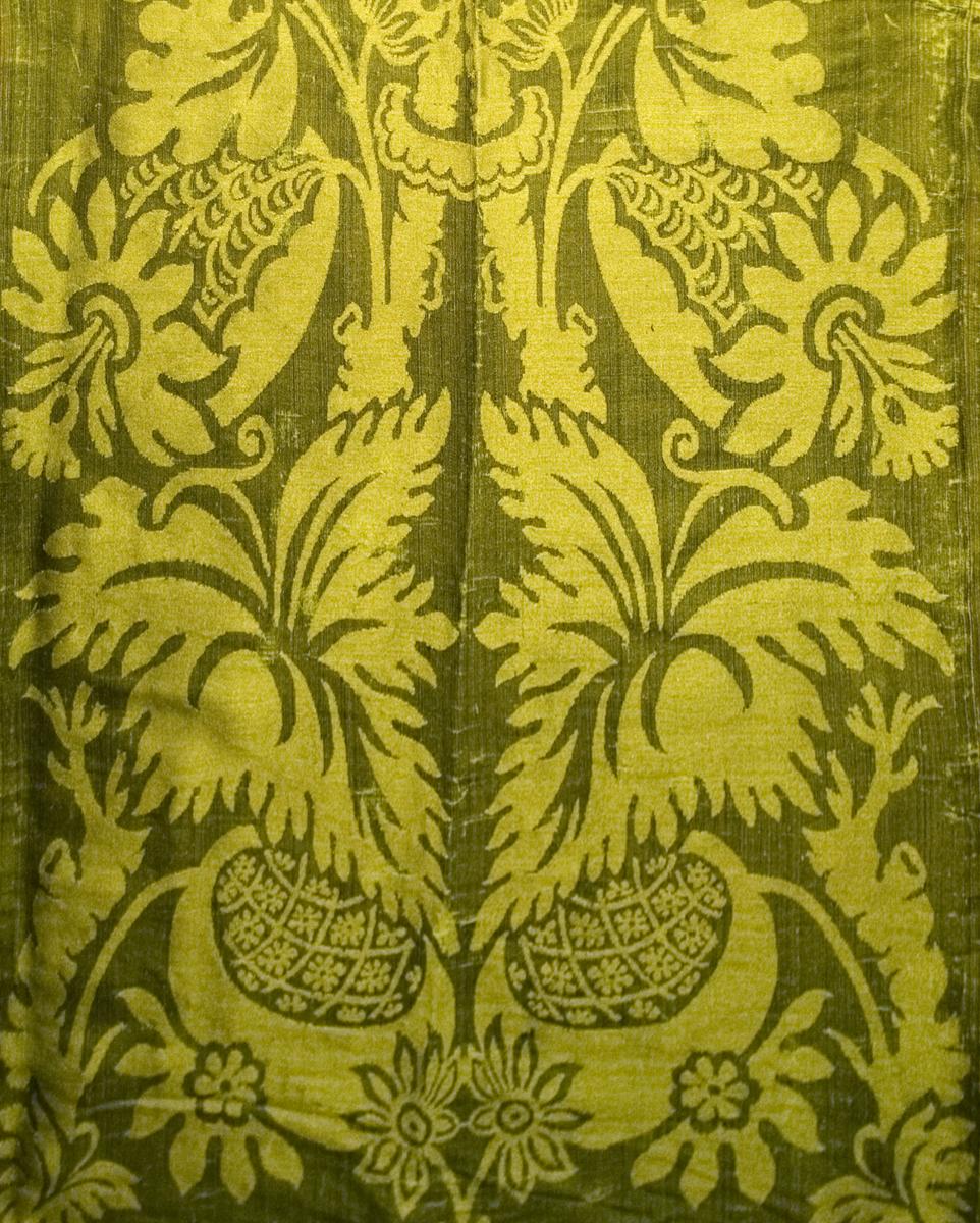 1969.7895.001 Slip Cover, Verso Pattern Detail-Oblique View