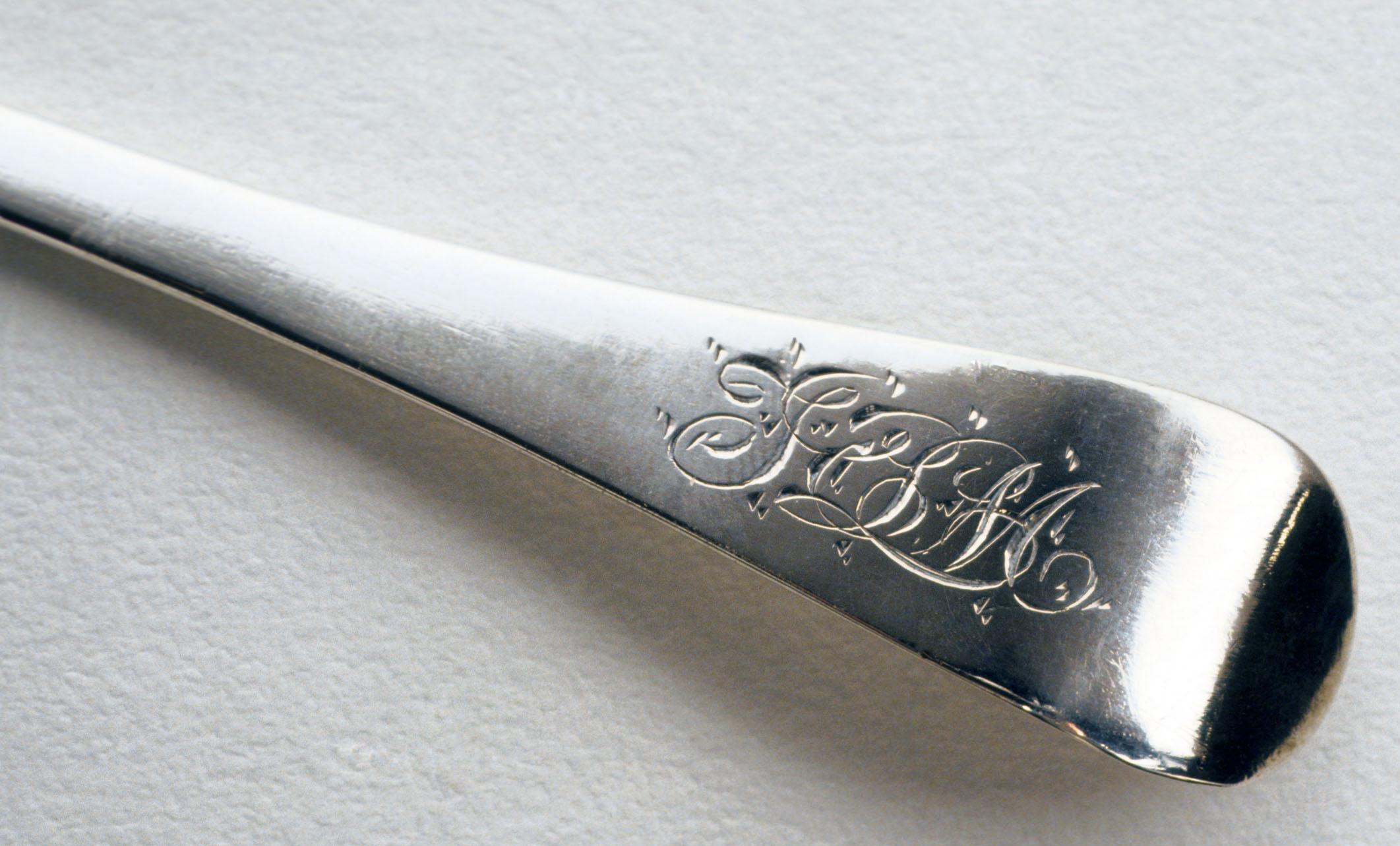 1954.0060 Tablespoon, Spoon, detail 1