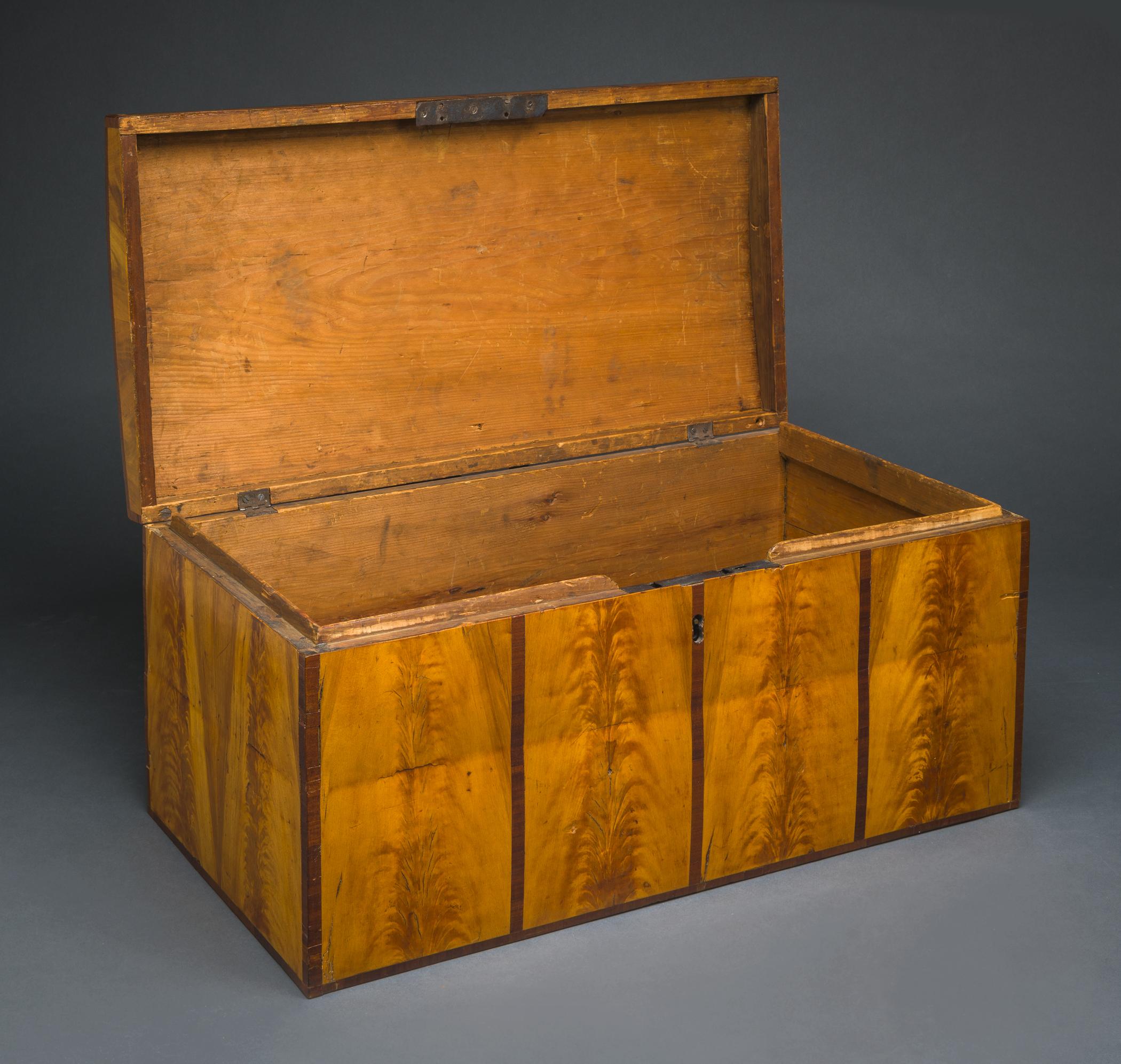 1954.0063.001 Trunk, view 7
