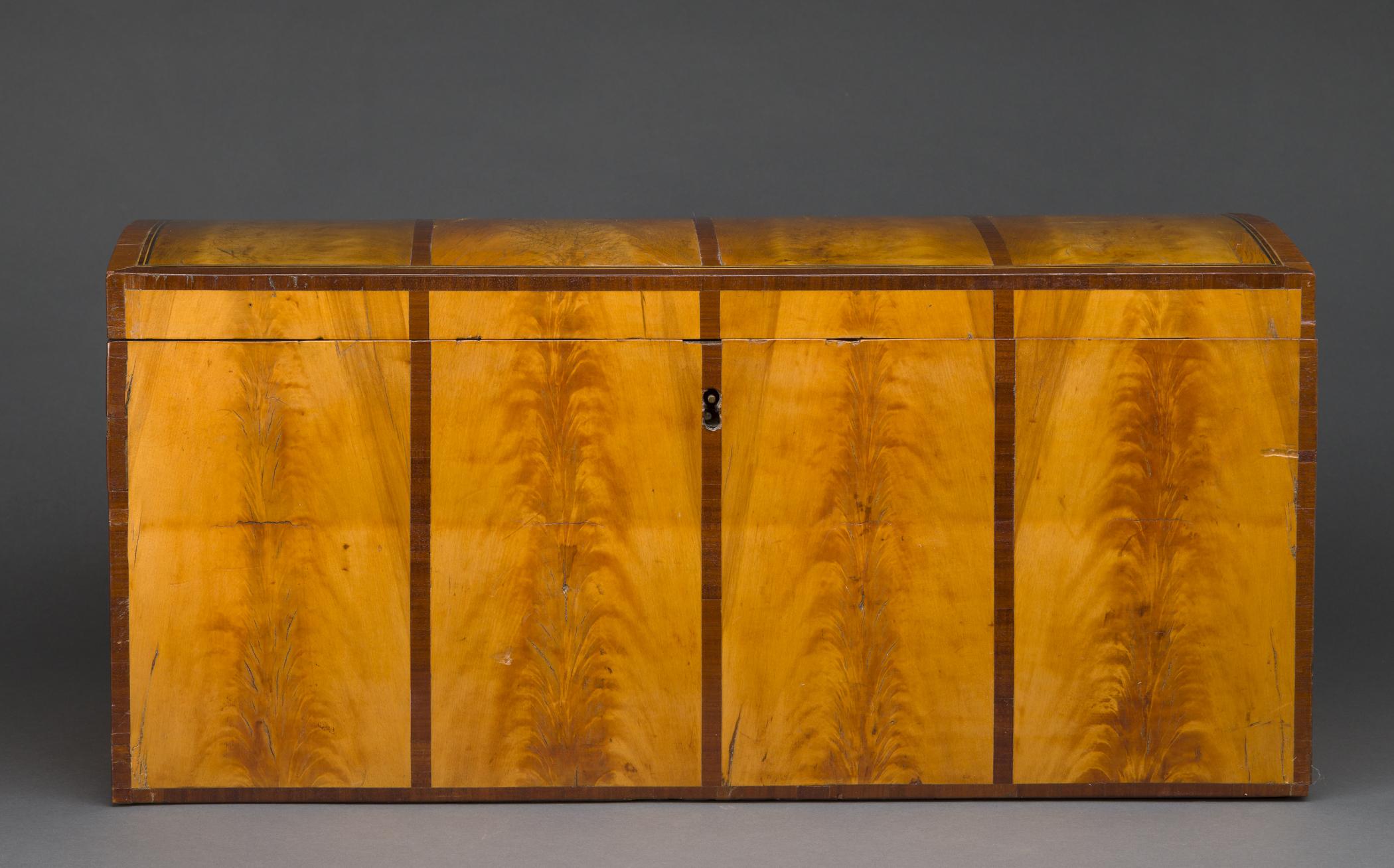 1954.0063.001 Trunk, view 2