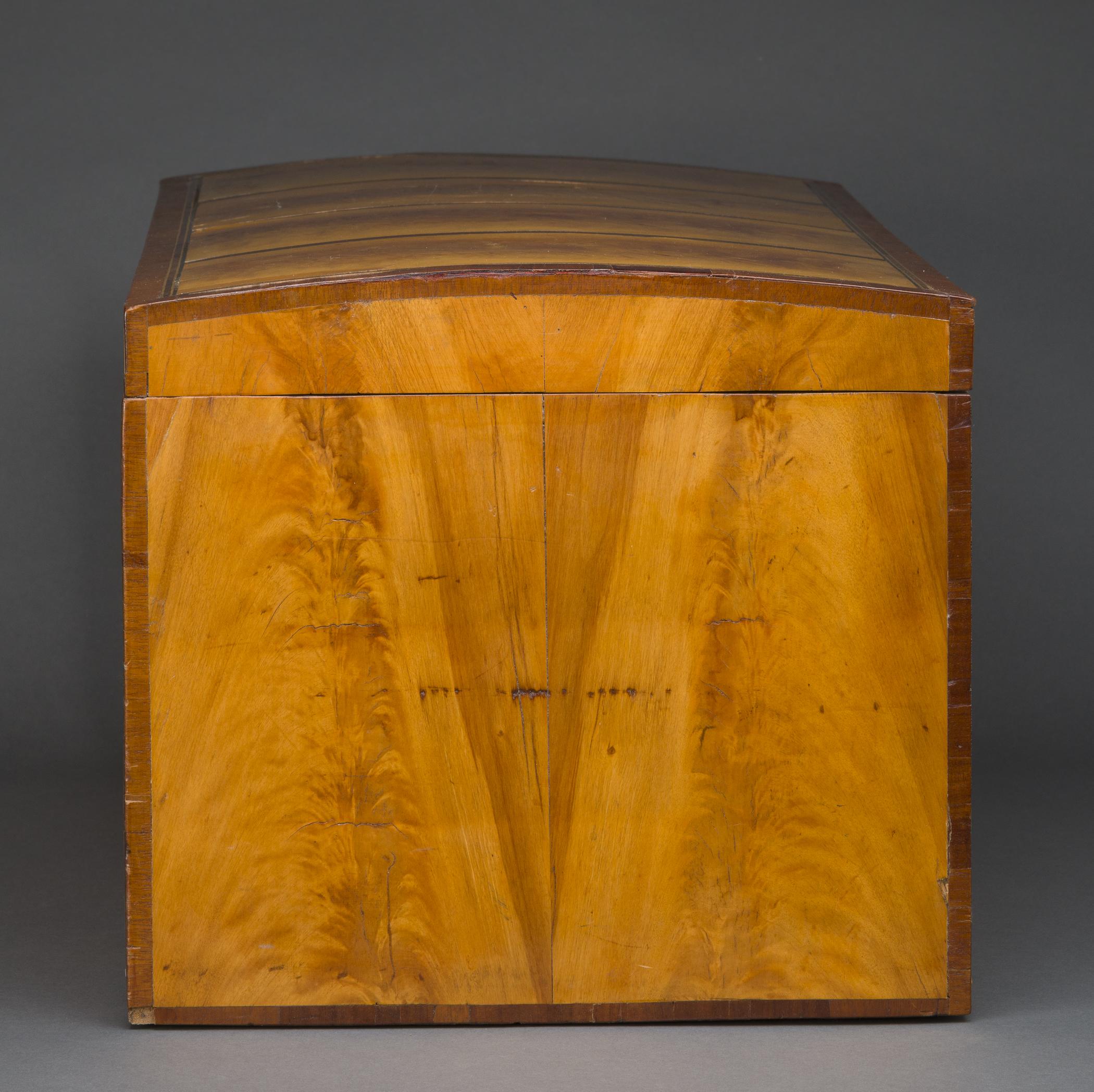 1954.0063.001 Trunk, view 6