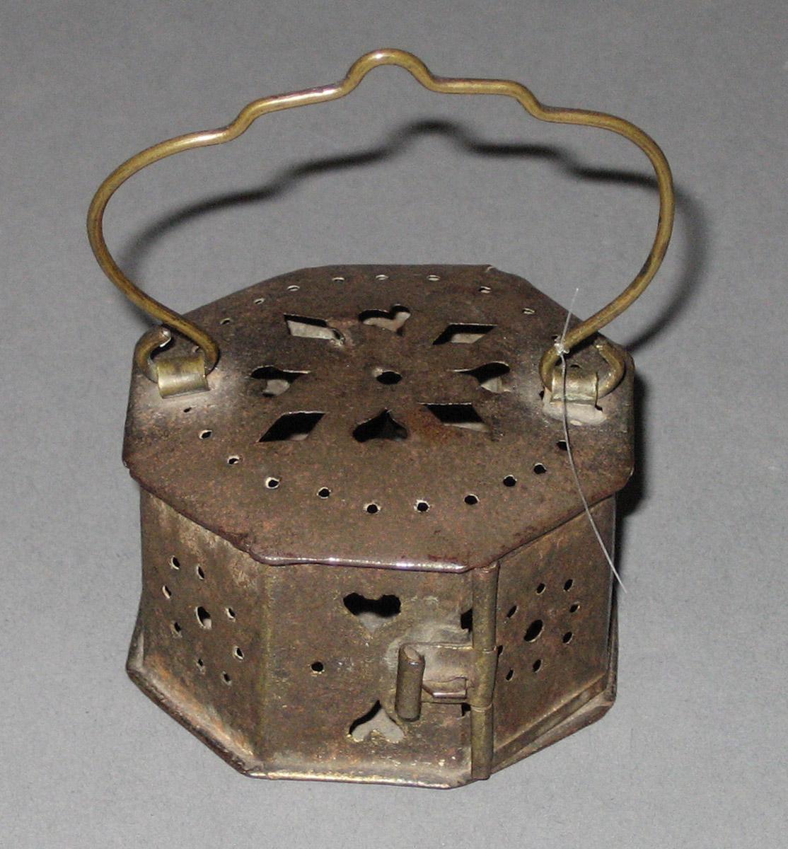 1954.0071.006 Foot warmer