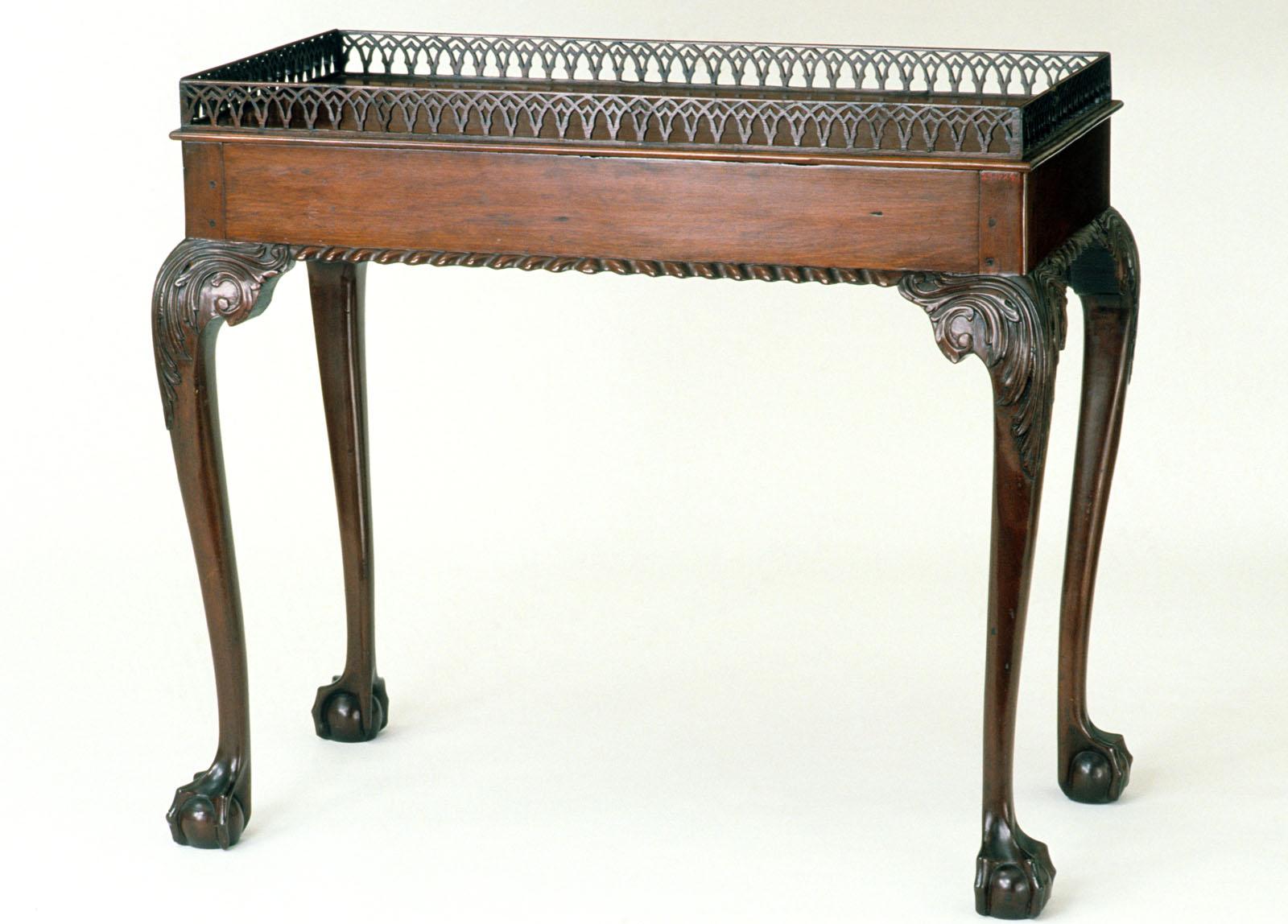 1952.0018 Table, view 3