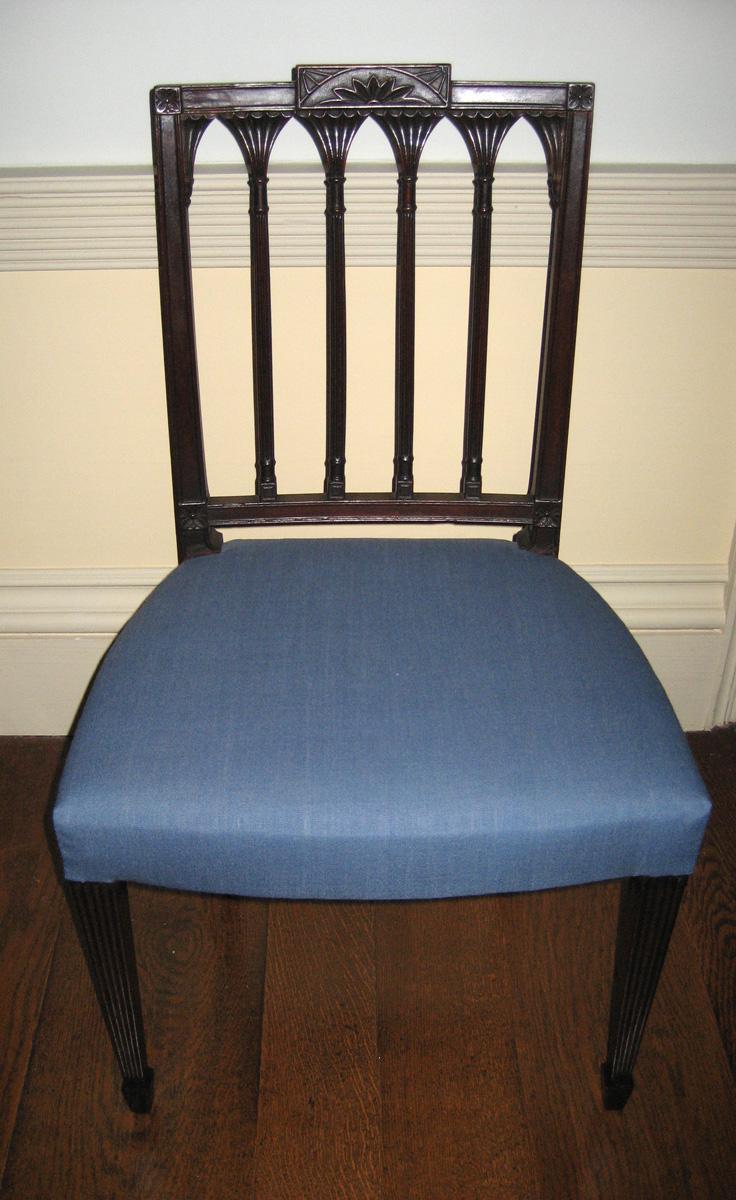 1954.0074.008 Chair view 2