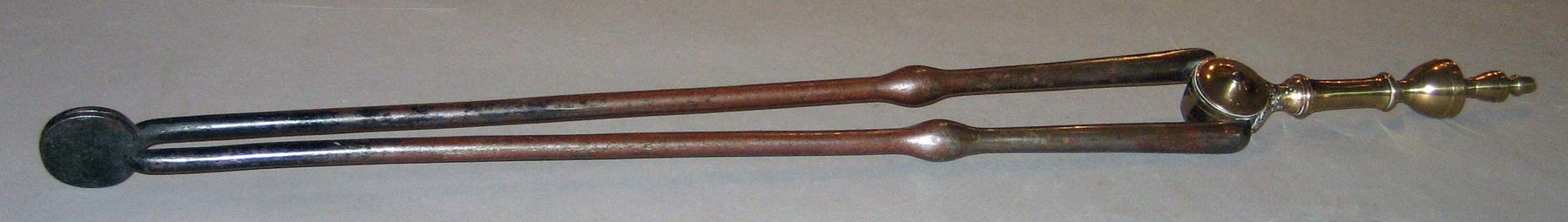 1960.0003.002 Tongs