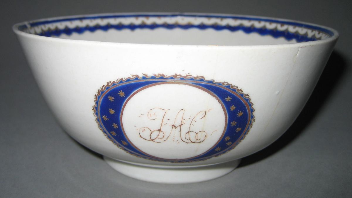 1960.0007.002 Porcelain Bowl back