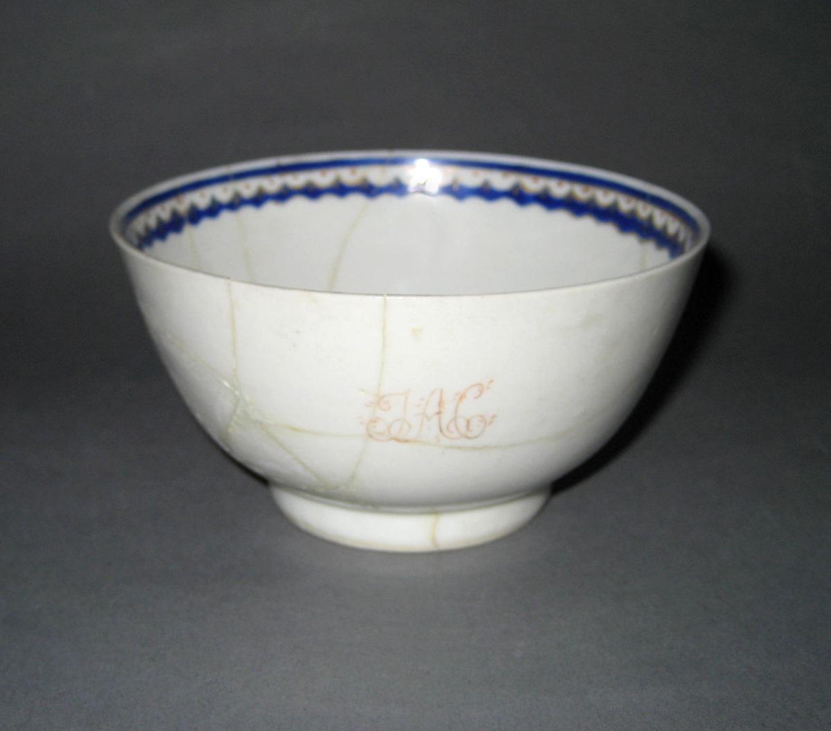 1960.0007.003 Bowl view 2