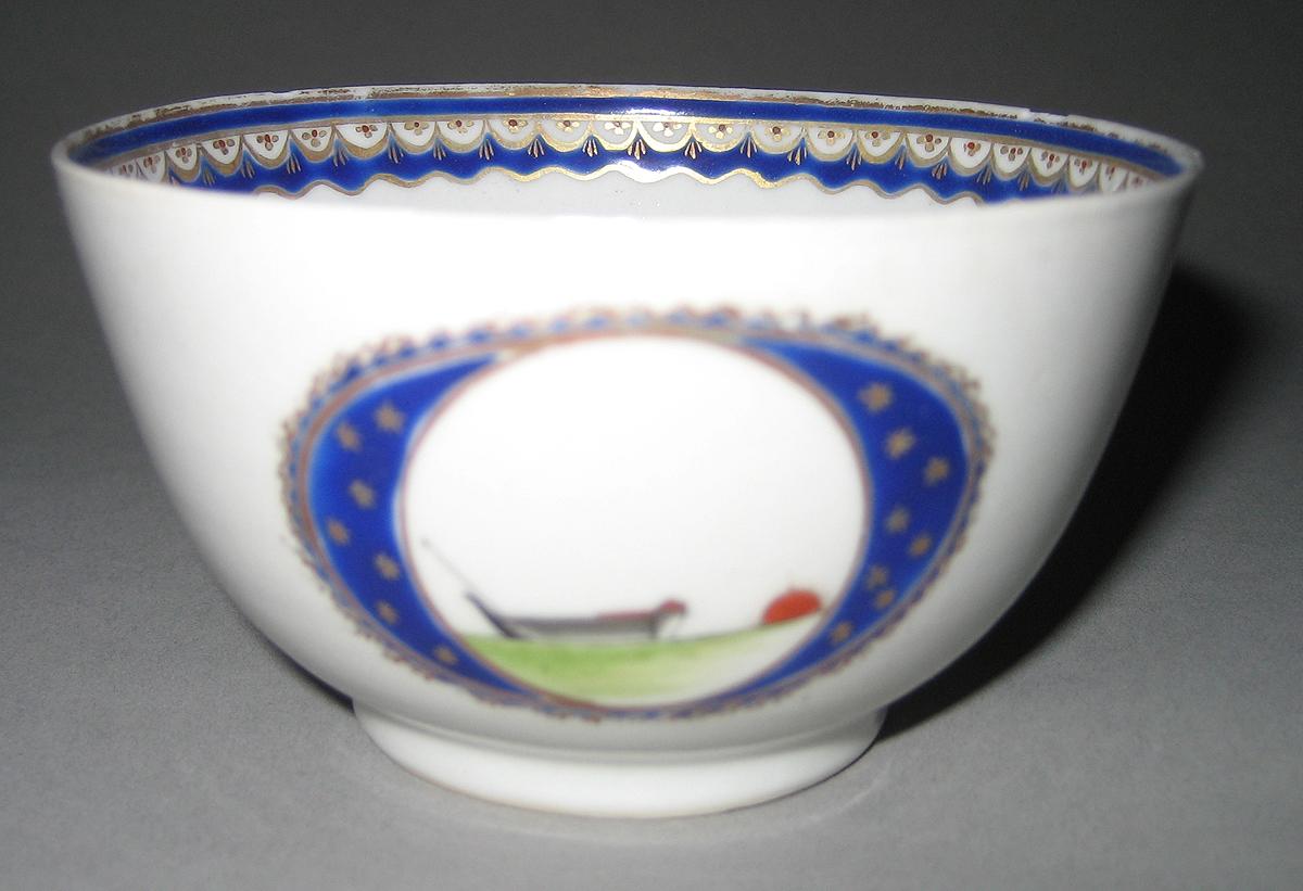 1960.0007.007 Porcelain Teabowl front
