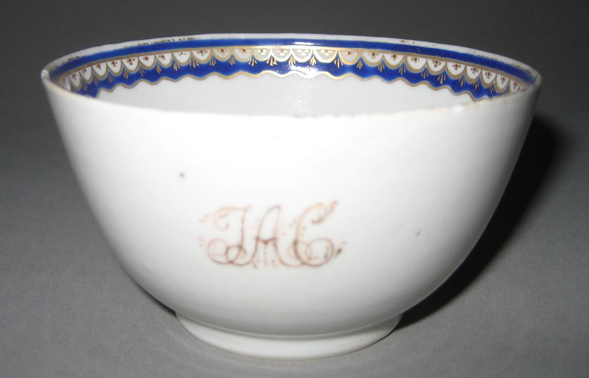1960.0007.007 Porcelain Teabowl back