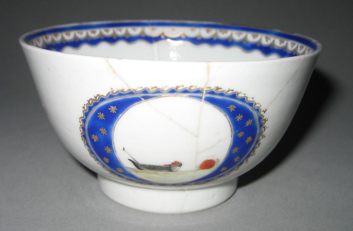 1960.0007.008 Porcelain Teabowl front