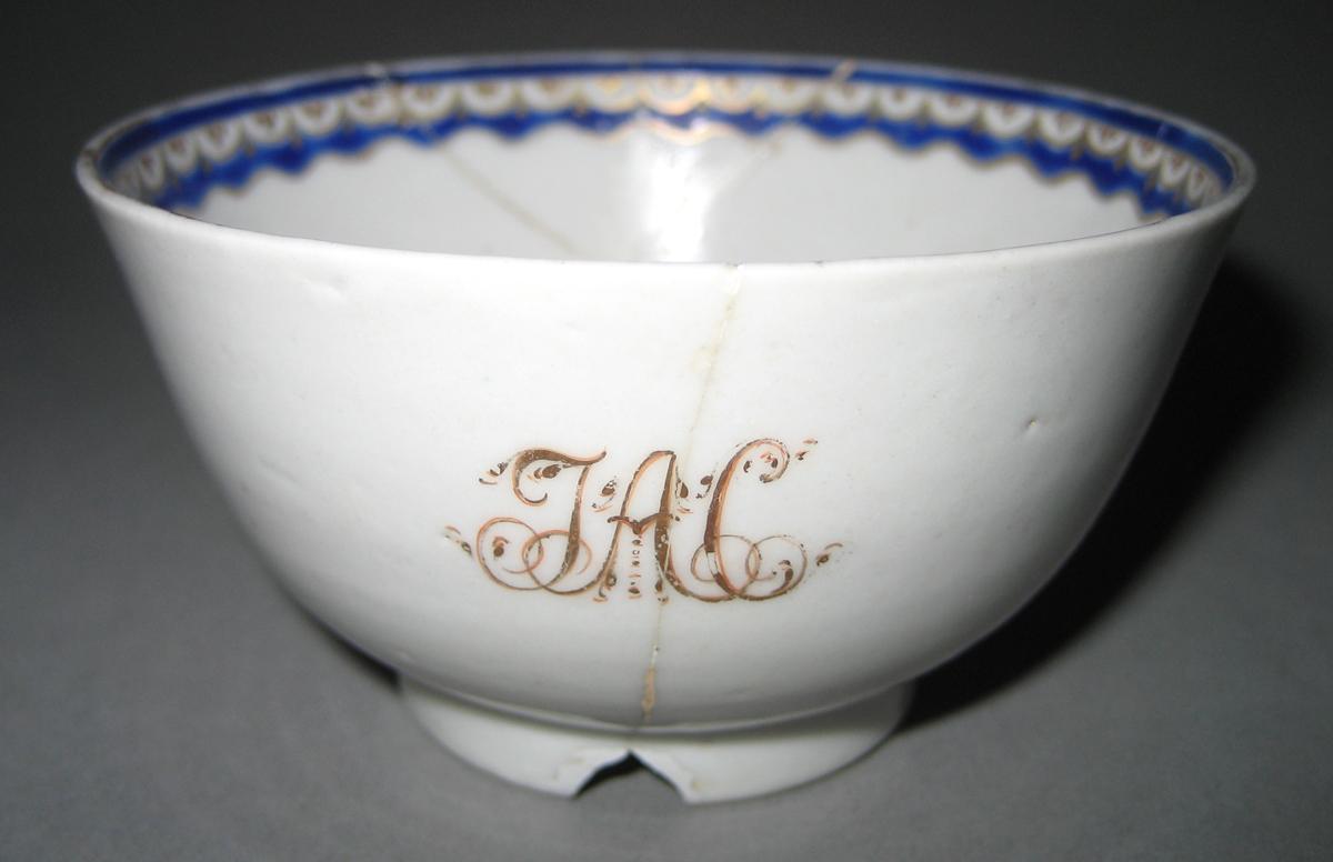 1960.0007.008 Porcelain Teabowl back