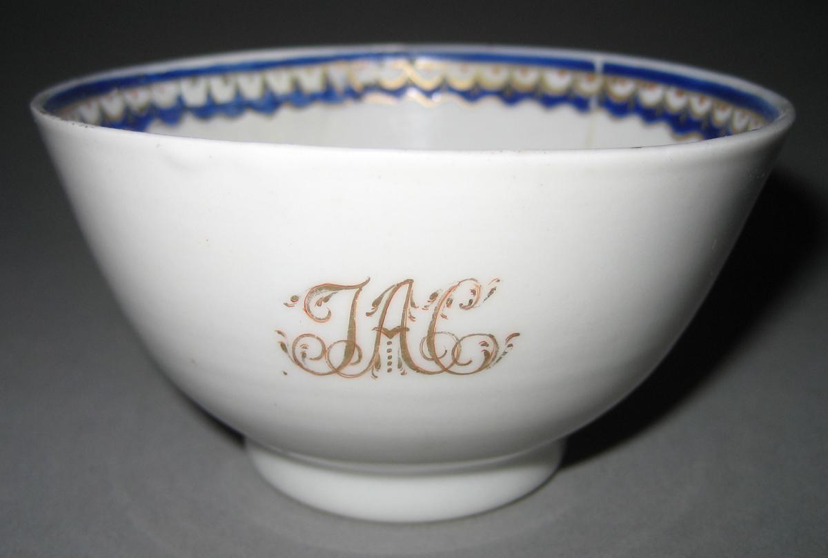 1960.0007.009 Porcelain Teabowl back