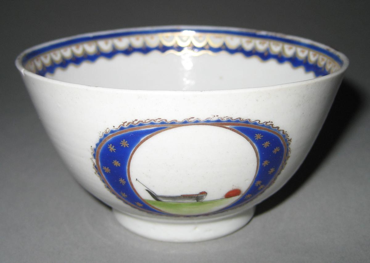 1960.0007.010 Porcelain Teabowl front