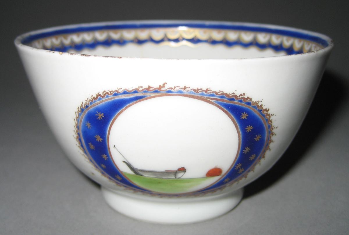 1960.0007.011 Porcelain Teabowl front