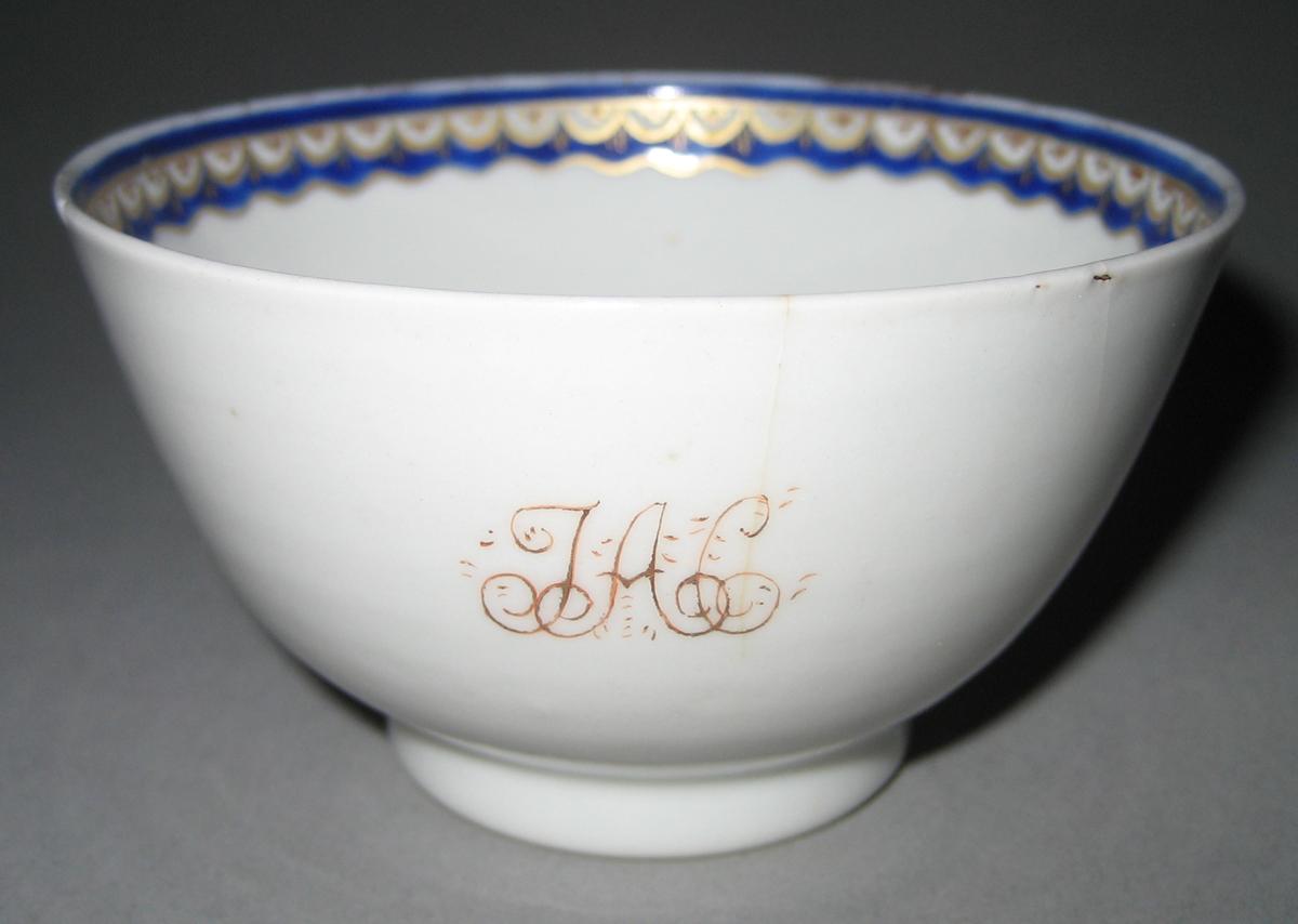 1960.0007.011 Porcelain Teabowl back
