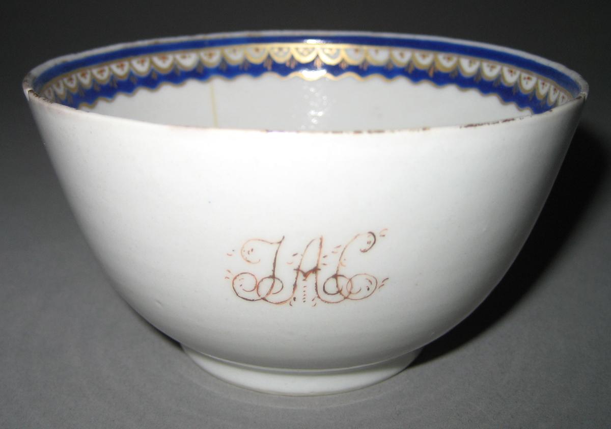 1960.0007.012 Porcelain Teabowl back