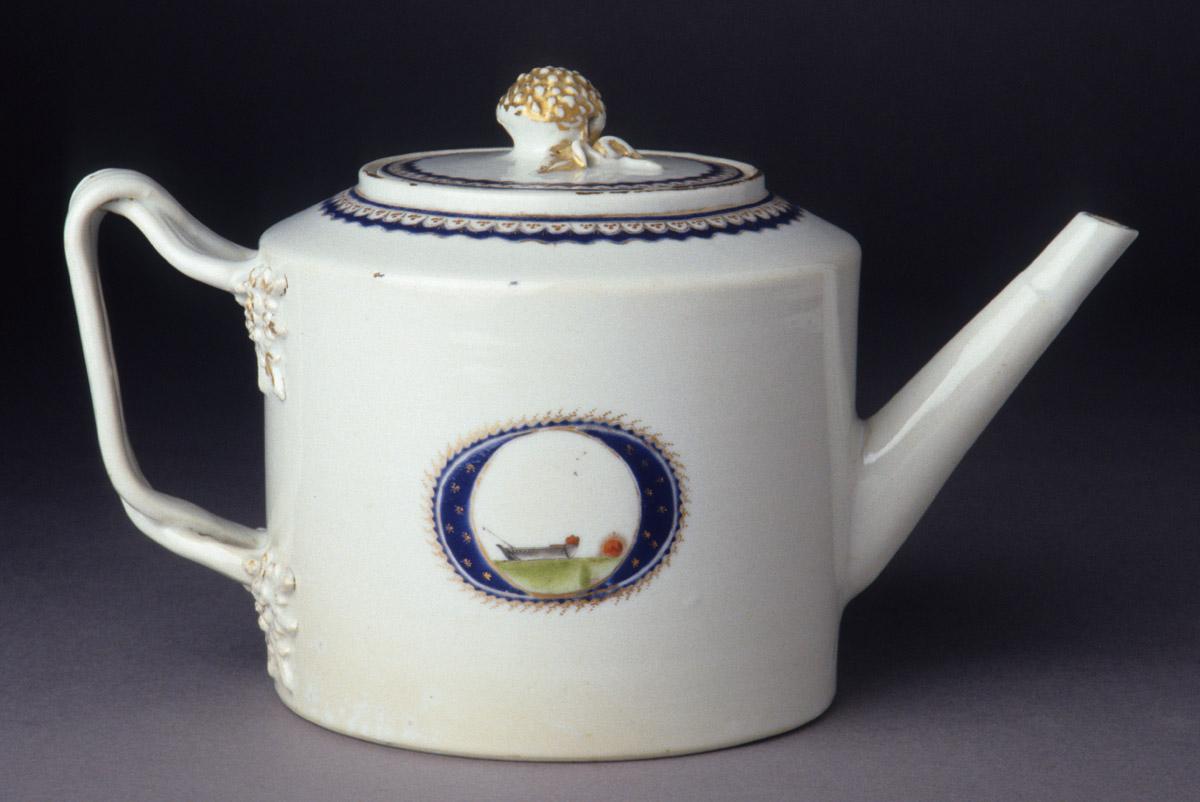 1960.0007.026 A, B Teapot