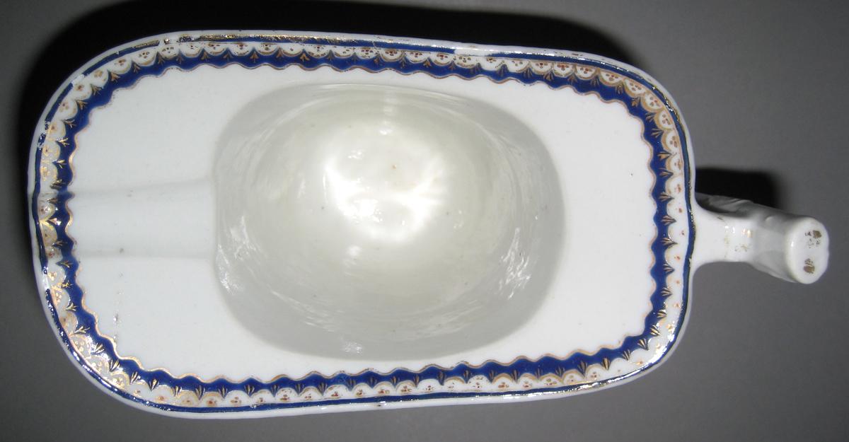 1960.0007.028 Porcelain Cream or Milk Jug top