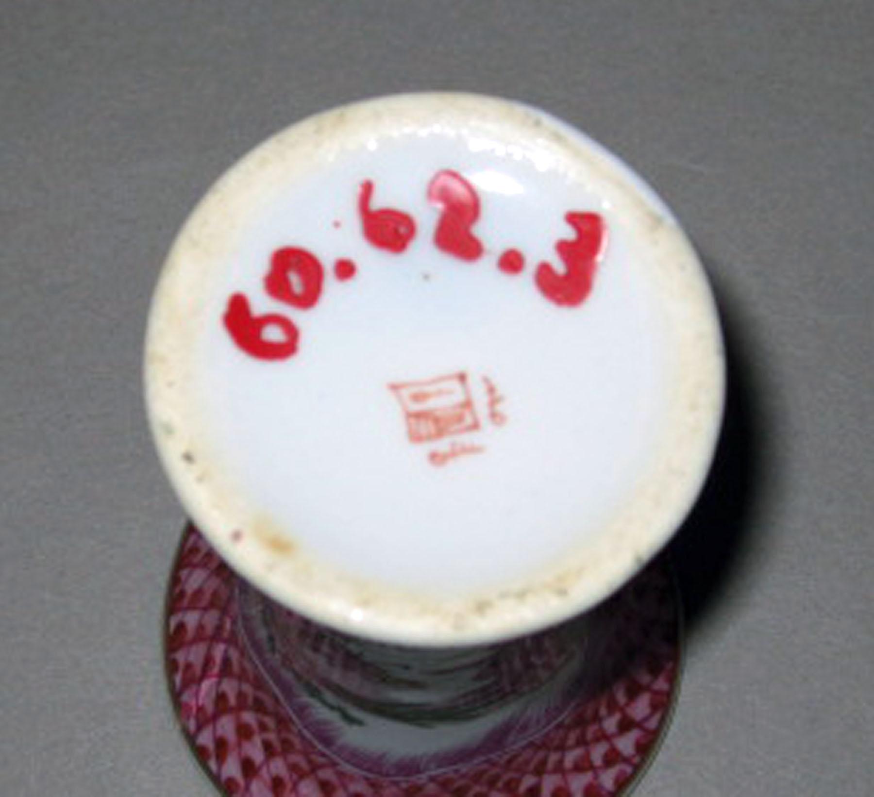 1960.0062.003 Porcelain vase (underside)
