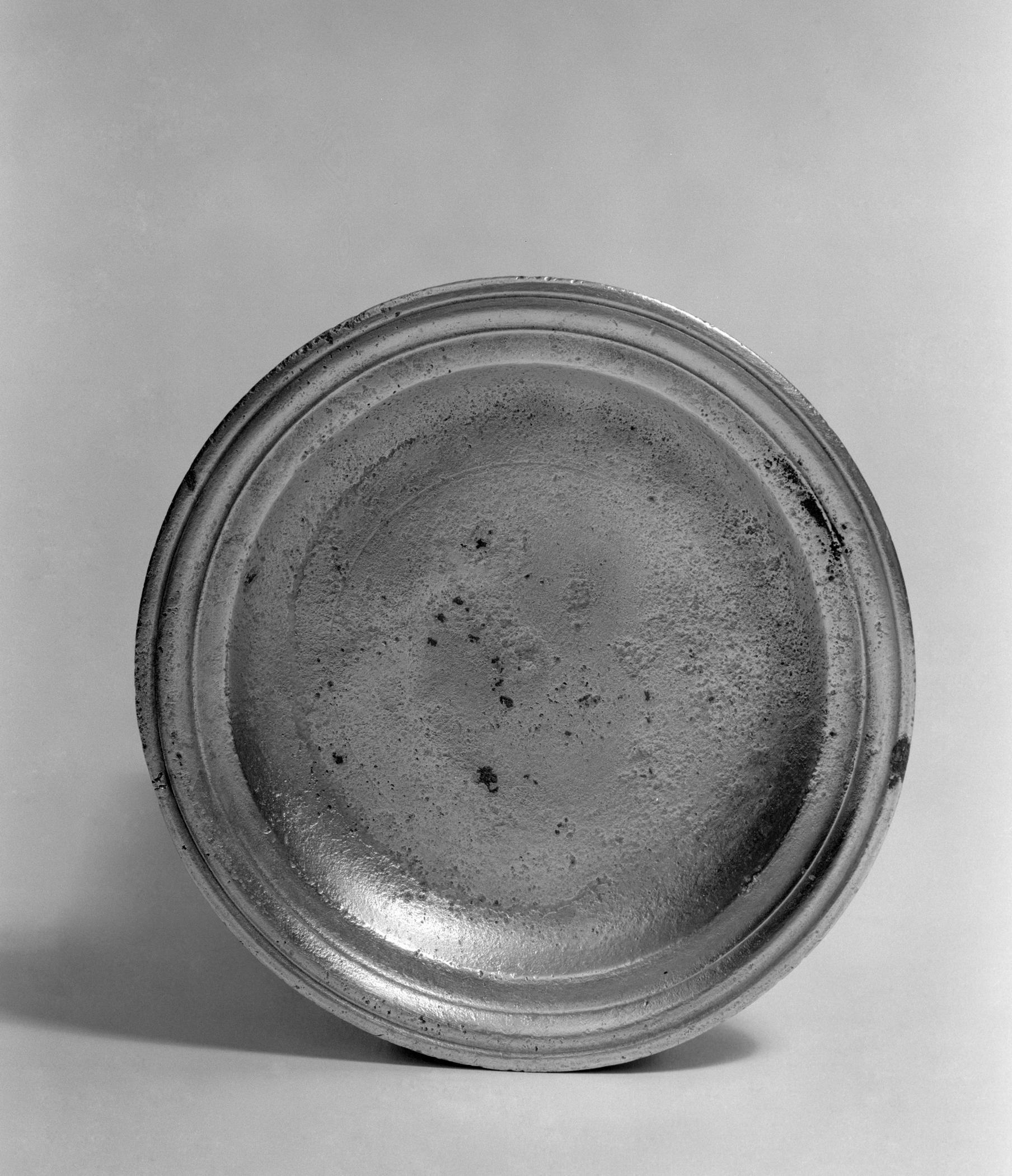 1960.0066 Pewter plate
