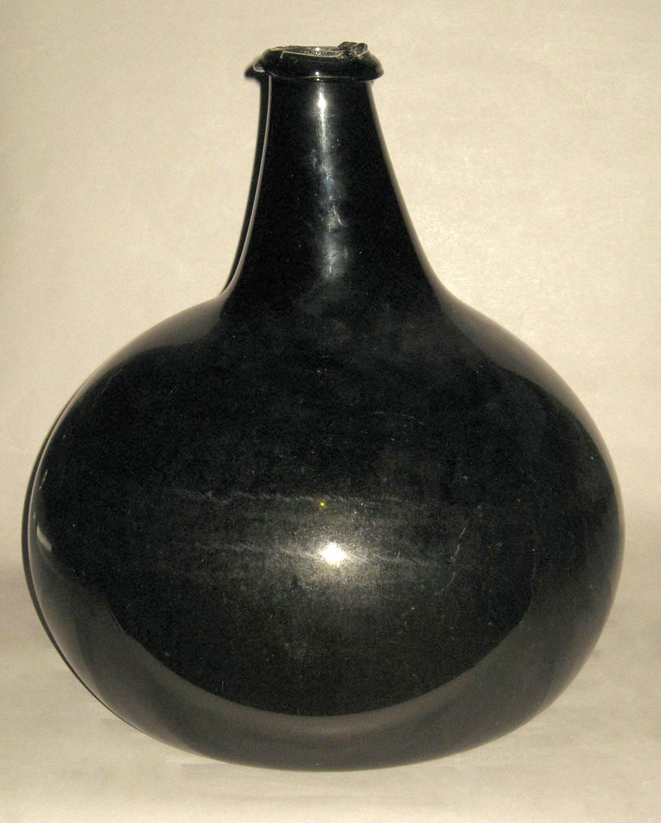 1960.0073 Glass onion bottle