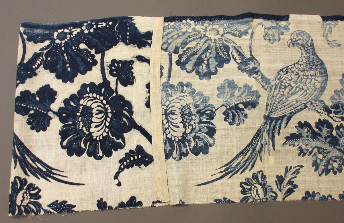 1960.0075 Textile, printed partial folded corner