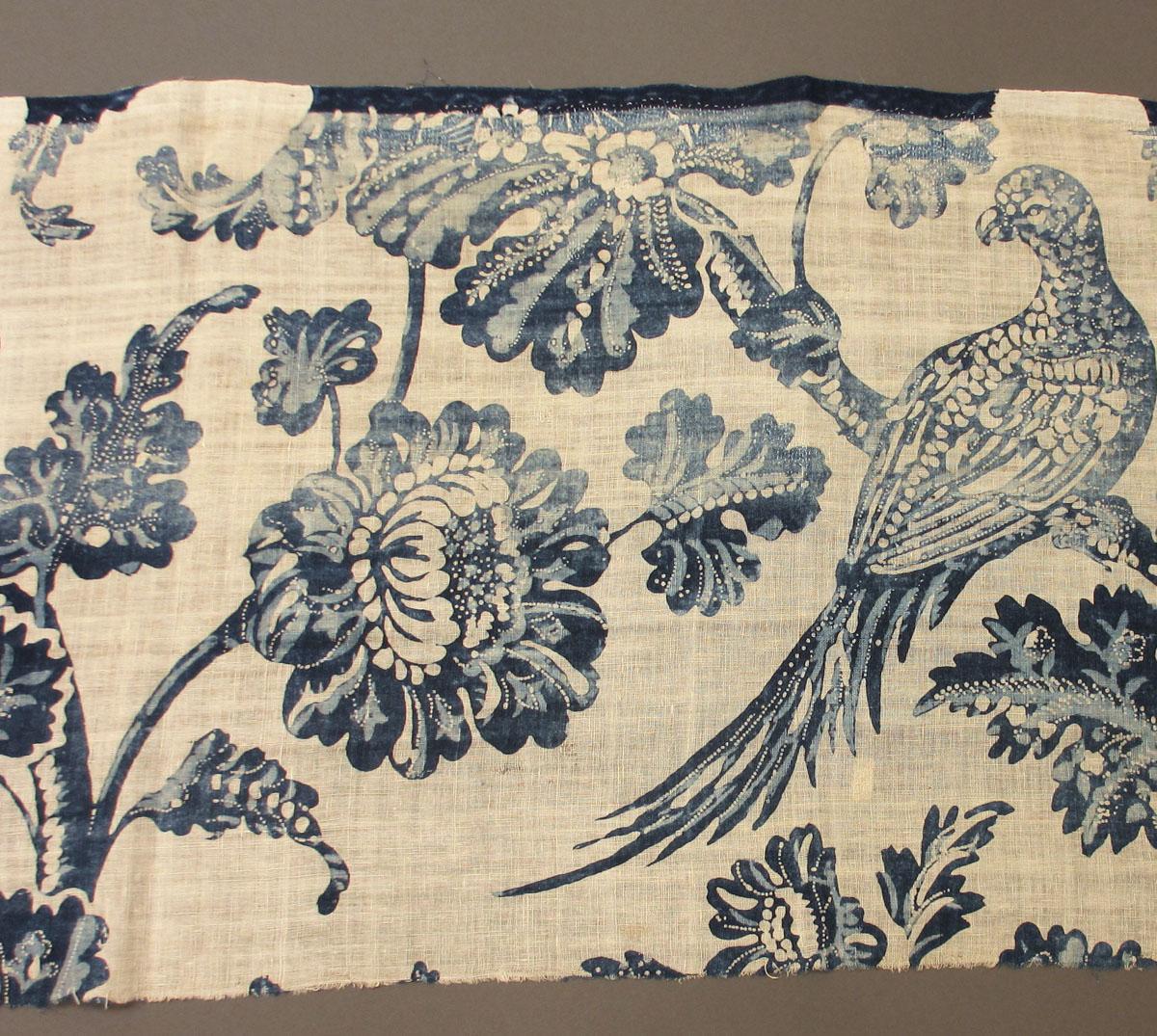 T1002 Textile, printed, partial design repeat