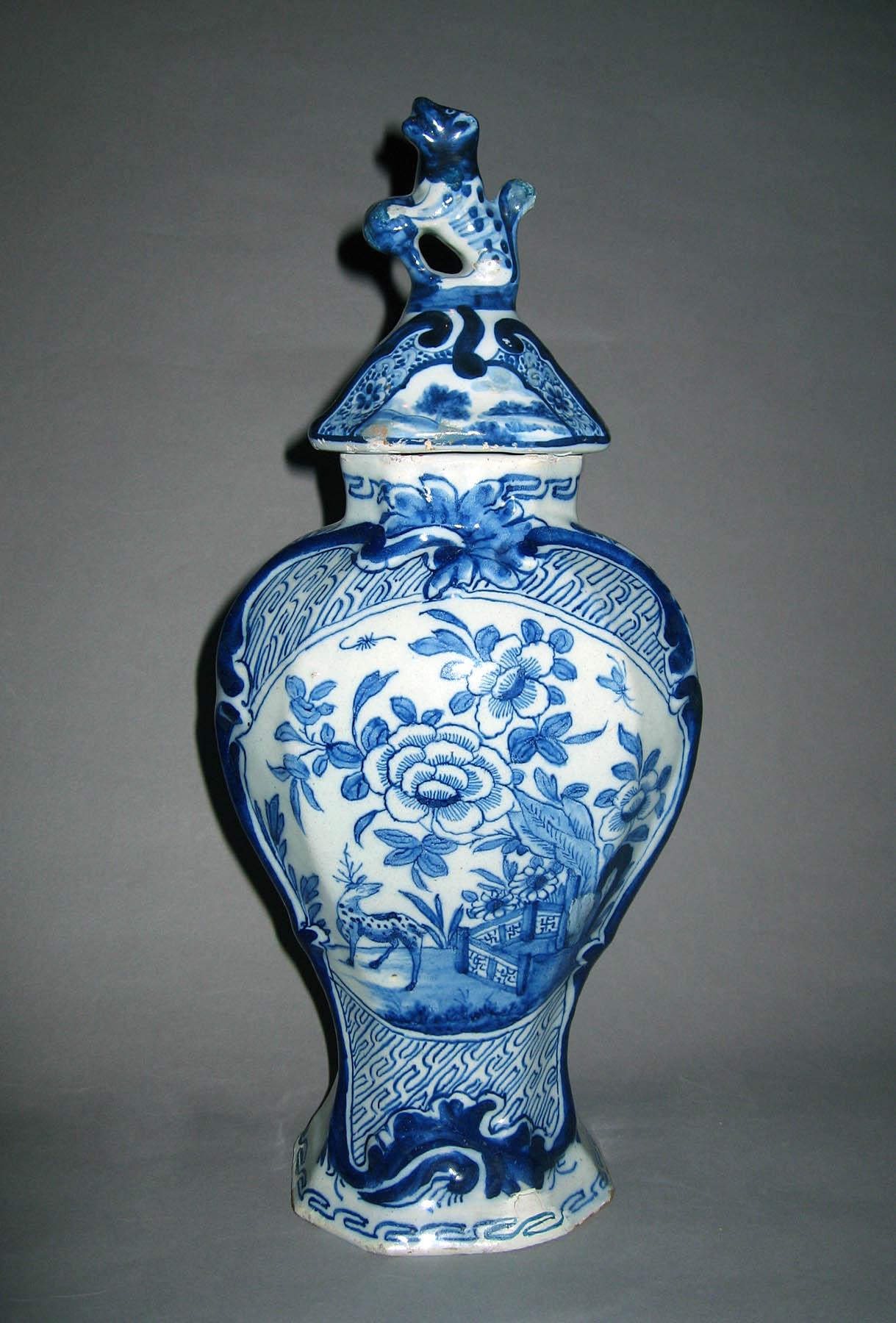 1960.0084.001 A, B Delft covered vase